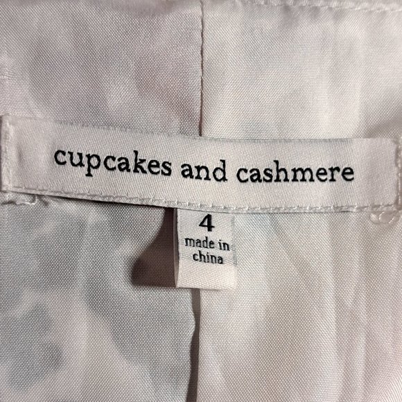 CUPCAKES & CASHMERE Kirei Romper PLAYSUIT Size 4 floral SILKY SOFT PREPPY BEACH - Picture 10 of 13